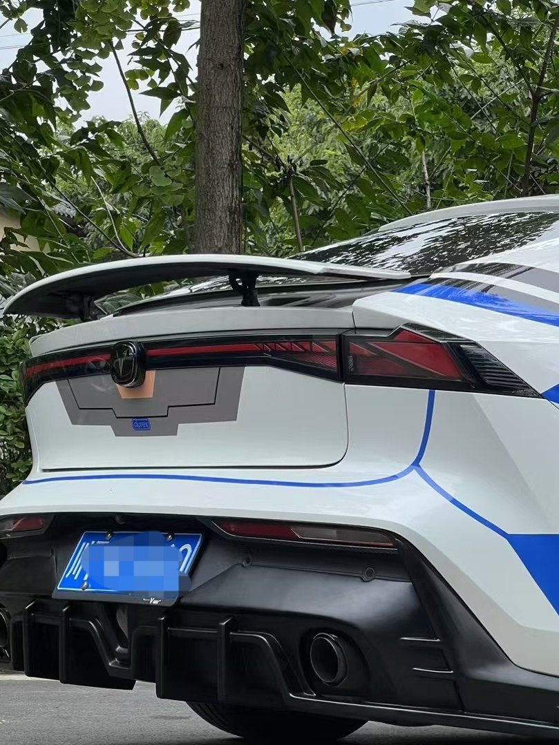 Rear Bumper Lip Spoiler with V-Shaped LED Pilot Light for CHANGAN UNI-V Premium Sport 2022-2024 - Image 4
