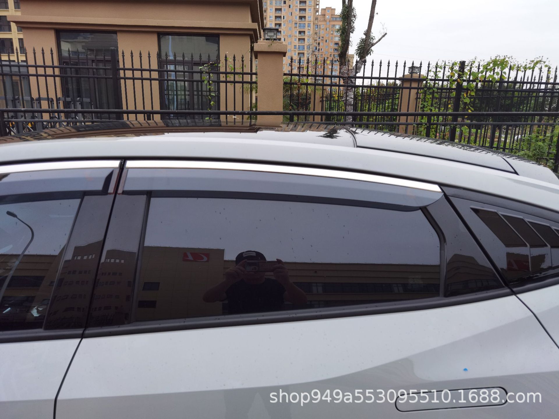 Extended Window Rain Guard Deflectors with Stainless Steel Trim for CHANGAN UNI-V - Image 2