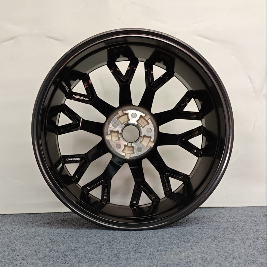 20-Inch Alloy Wheel Rim Grey Machined Face 10-Spoke for CHANGAN UNI-T - Image 3